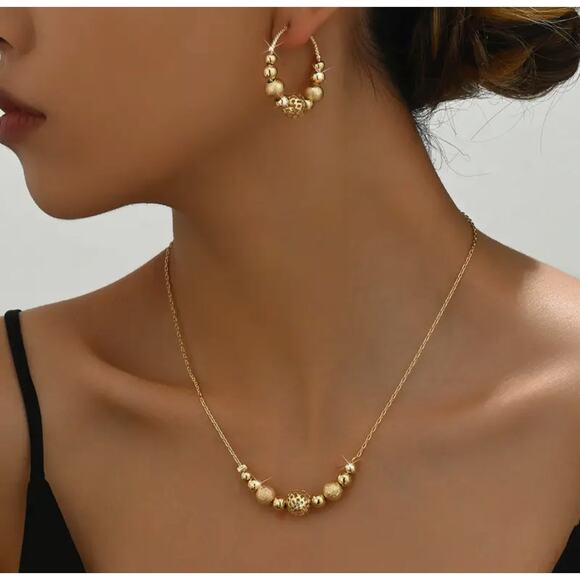 Pierced gold chain and frosted bead necklace and hoop earring set - Picture 1 of 4